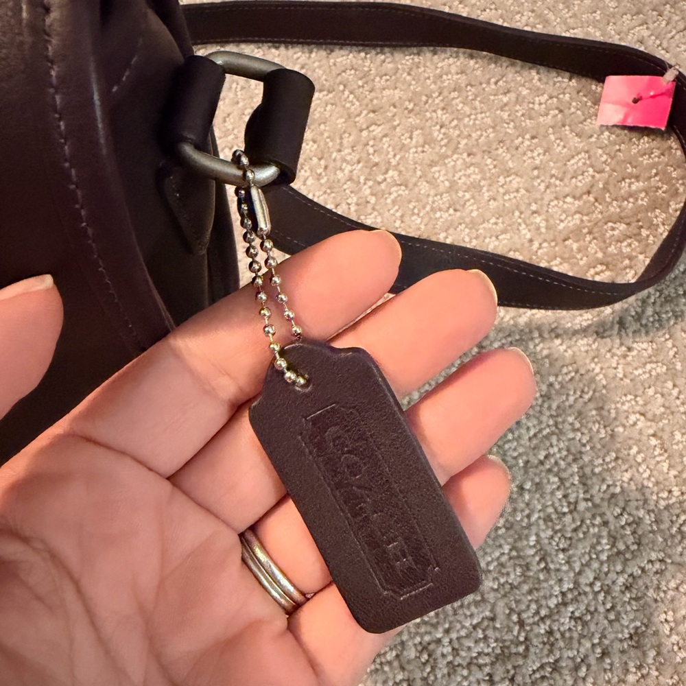 Vintage eggplant coach city bag Classic Leather Crossbody Bag in aubergine - Picture 10 of 15